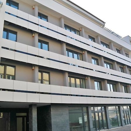 Riverside Apartman With Free Parking Gyor Ngoại thất bức ảnh