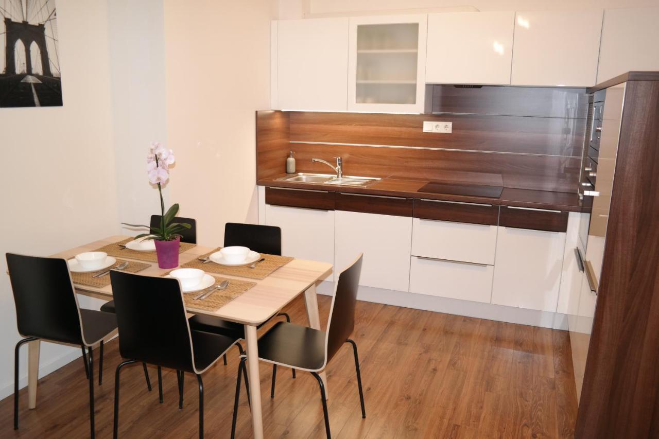 Riverside Apartman With Free Parking Gyor Ngoại thất bức ảnh