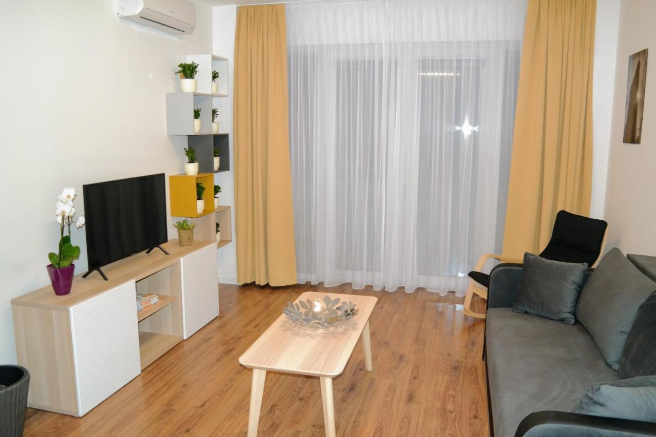 Riverside Apartman With Free Parking Gyor Ngoại thất bức ảnh