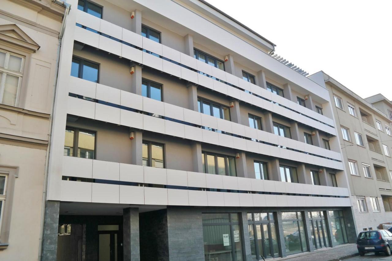 Riverside Apartman With Free Parking Gyor Ngoại thất bức ảnh